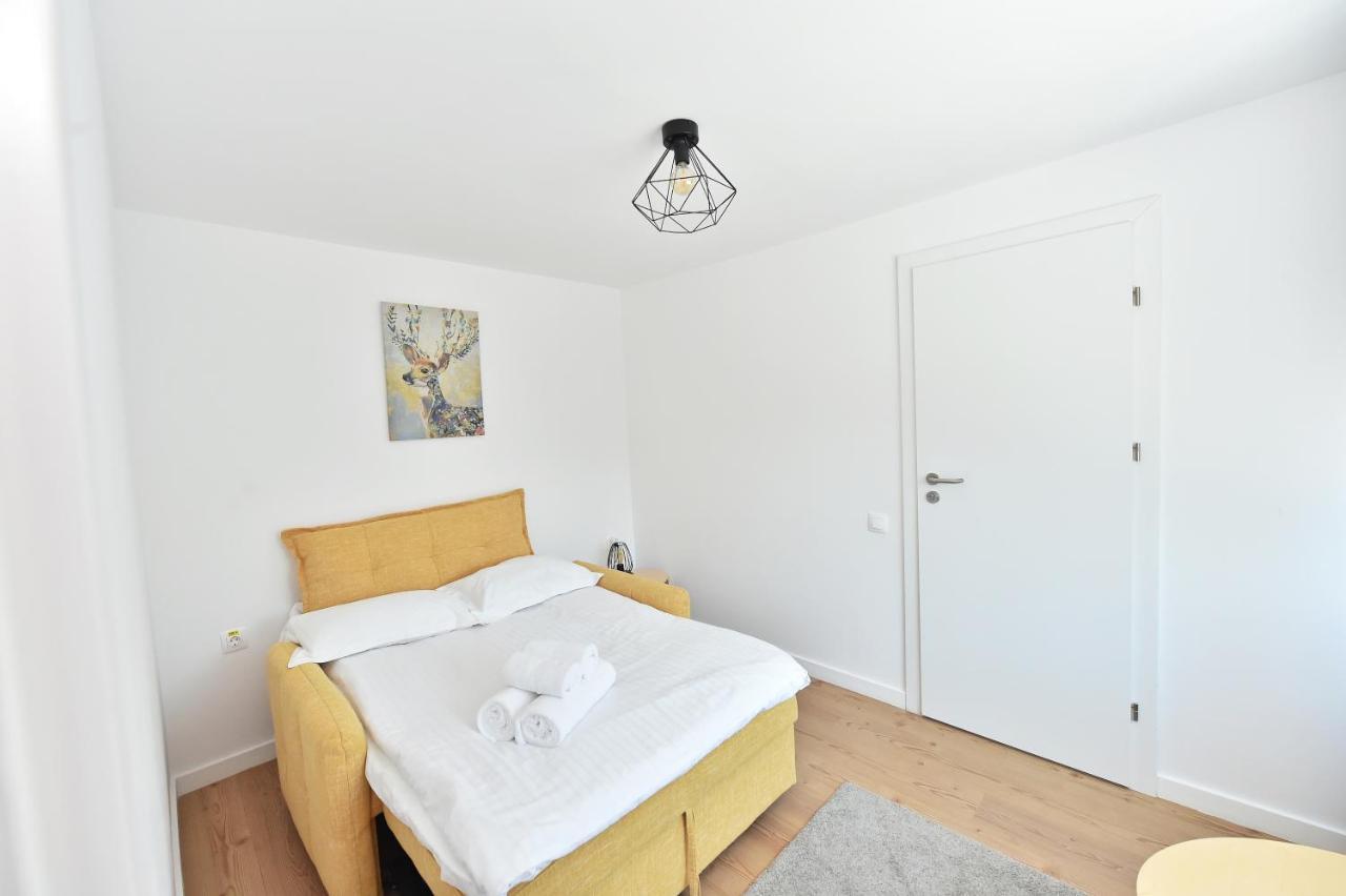 Mira By Atra Bed & Breakfast Tesila Bagian luar foto
