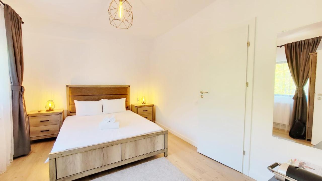 Mira By Atra Bed & Breakfast Tesila Bagian luar foto