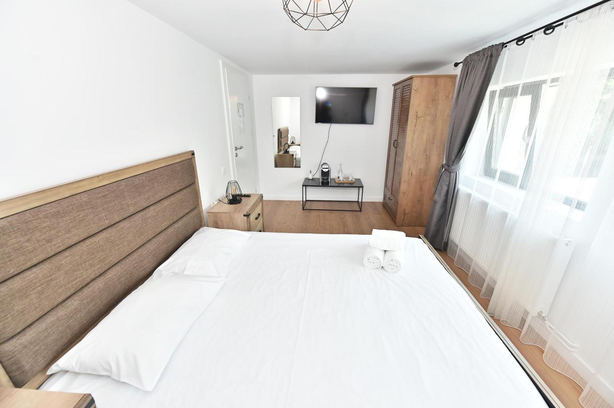 Mira By Atra Bed & Breakfast Tesila Bagian luar foto