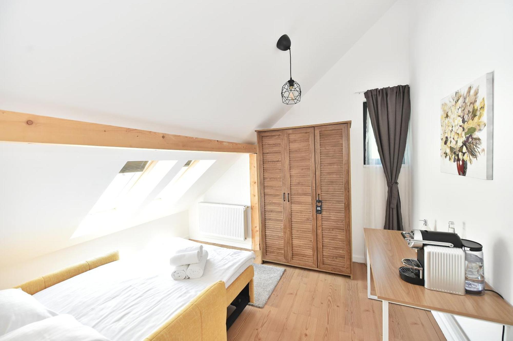 Mira By Atra Bed & Breakfast Tesila Bagian luar foto