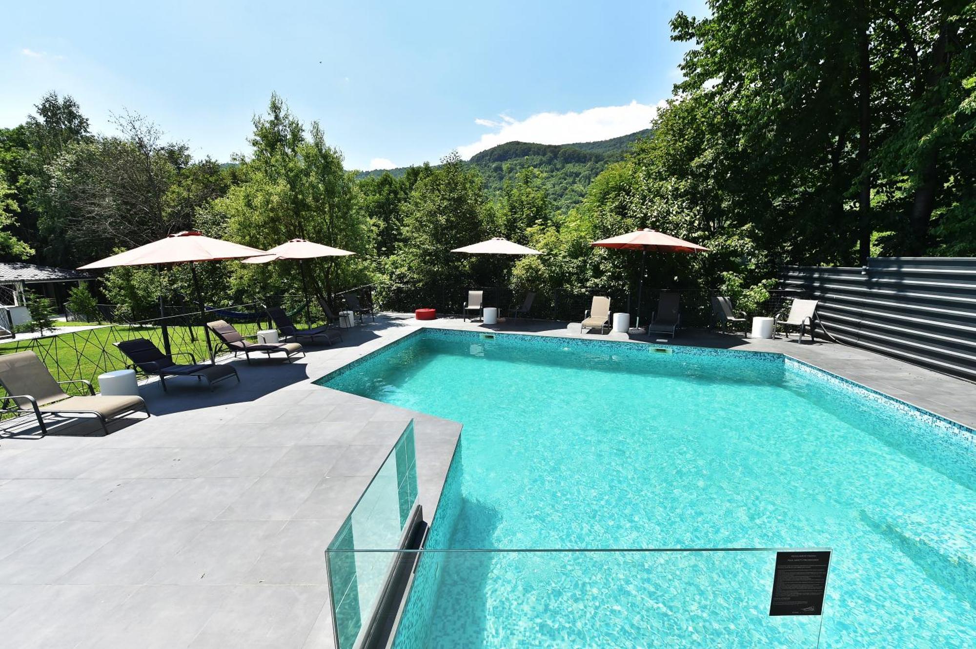 Mira By Atra Bed & Breakfast Tesila Bagian luar foto